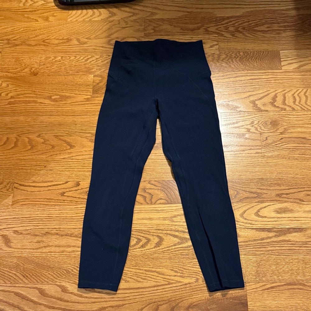 EUC- Lululemon Align 25” leggings. Navy. Size 6.